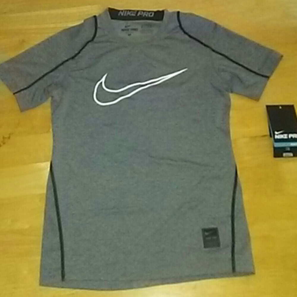 Brand new Nike pro t-shirt
